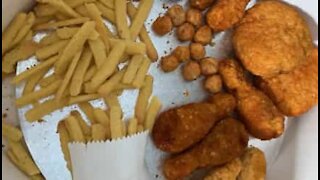 Bolos assemelham-se a comida fast food do KFC