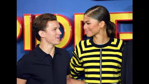 Zendaya Finally Announces Her Relationship With Tom Holland!