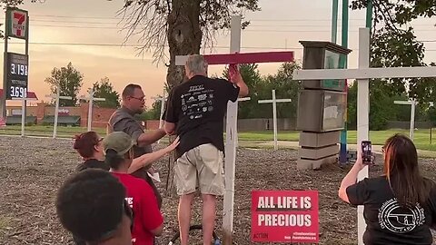 Multiple faith groups around Oklahoma are gathering tonight to pray for a stop to executions.