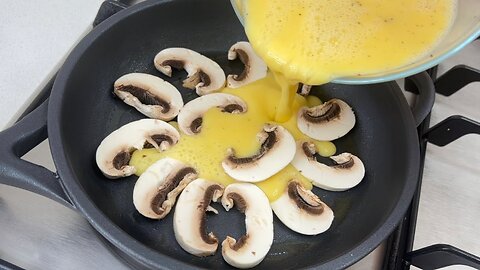 Mushrooms with Eggs Recipe - *5 minutes* Quick and Healthy Breakfast!