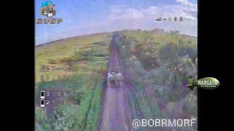 Ukrainian M113 chased and hit by FPV kamikaze drone