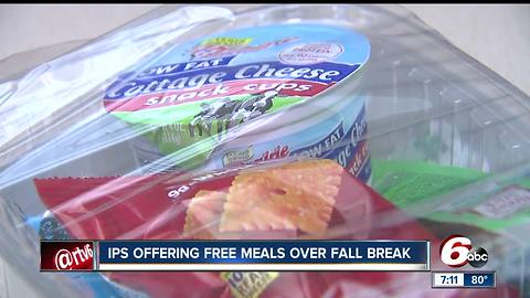 Indianapolis Public Schools hand off free meals during fall break