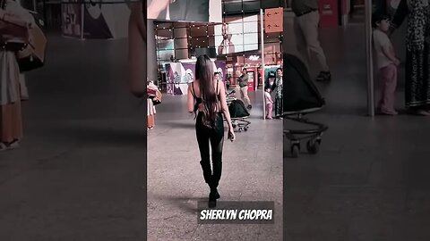 Sherlyn Chopra spotted in airport #sherlynchopra #bollywood #hotgirl