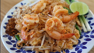 How to make pad Thai prawn (Pad Thai Gung)