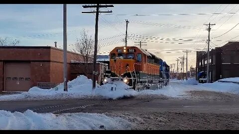 First Freight Train Thru Iron Mountain After A Snow Storm! #trains #trainvideo | Jason Asselin