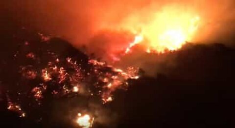 Imponerende billeder viser en af de fire brande der ramte Californien