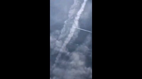 Plane caught in the Act... CHEMTRAILS!