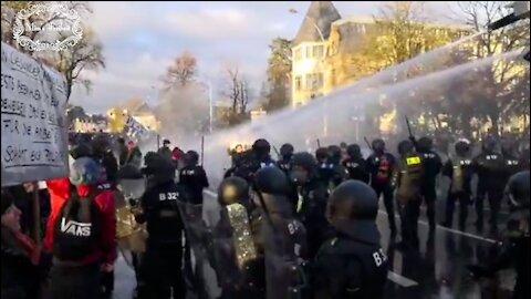 Lëtzebuerg 11.12.2021 Demo, Polizei,Wasserwerfer