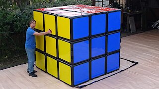 New world's largest Rubik's Cube puzzle (2.03 metre / 6 feet 8)