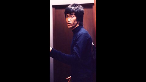 Cross kick Studio Films Bruce Lee Enter the Dragon