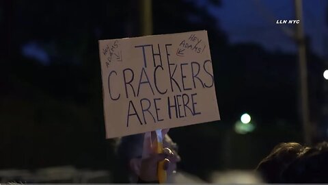 Smoke & React To Protest In NYC Over Migrants