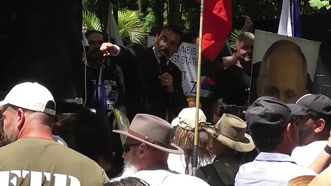 Riccardo Bosi addresses the crowd at the Worldwide Rally for Freedom. Saturday 18th February, 2023.