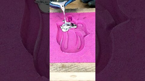 Pouring Molten Metal on Kinetic Sand - Rolling Stones #shorts #rollingstones #cool