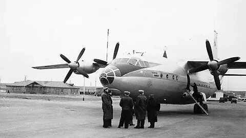 Lindas fotos de arquivo do primeiro Antonov An-12 da Aviação Polar Soviética.
