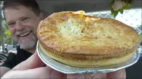 Let's Try a Pastree Patisserie Bakery Meat Pie