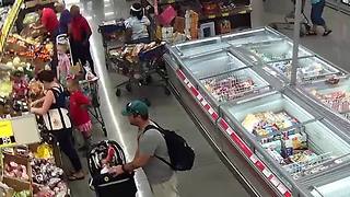 Woman stalks elderly customer in Florida Aldi before stealing her wallet, deputies say
