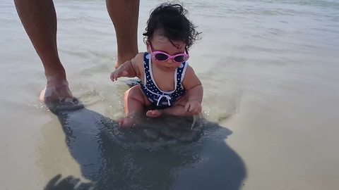 18 Beach Babies Who Are Ready For Summer
