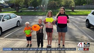 #WeSeeYouKSHB: Family surprises grandmother with special sign