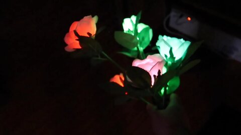 Solar Garden Flower Lights Outdoor, Waterproof Colors Changing 14 Roses Solar Flowers Stakes Lights