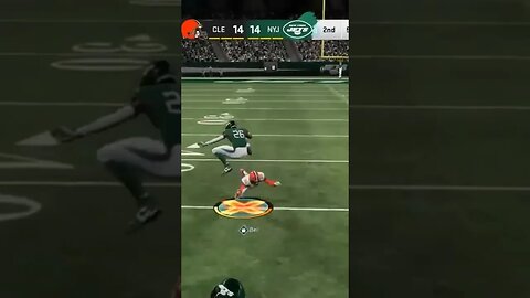 LEVEON BELL INSANE TOUCHDOWN HURDLE IN MADDEN