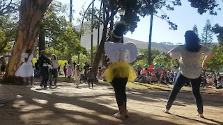 SOUTH AFRICA - Cape Town - Christmas Carols in the Park (Video) (sA6)