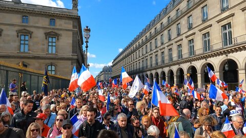 Manifestation au départ du Palais Royal à Paris le 17 Septembre 2022 - Vidéo 1