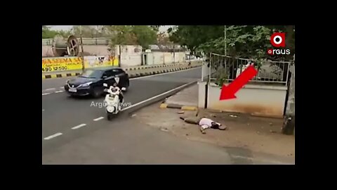 Amazing Mother Daughter Saves Unconscious Traffic Police Officer