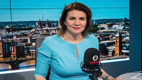 Vaxx Queen Julia Hartley Brewer thinks the unjabbed are ”bonkers”!