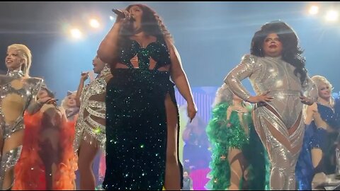 Lizzo calls follower and drag queens animals, claims to be beauty standard