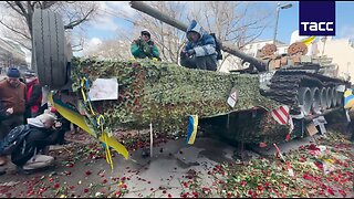 Berlin: Citizens bring flowers protesting against the war... Ukro supporters throwing away