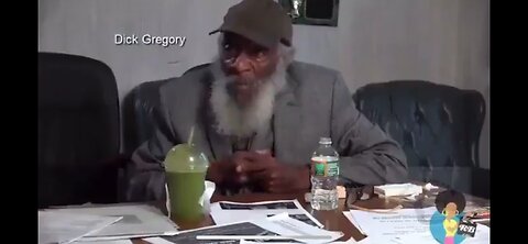 Dick Gregory : There’s Two Donald Trumps ( Red Tie & Blue Tie )