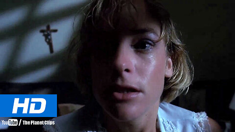 Teenager Tina Gray (Amanda Wyss) awakens from a terrifying nightmare - A Nightmare on Elm Street