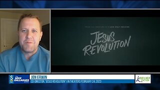 Jon Erwin, Co-Director of “Jesus Revolution”, joins Mike to discuss the incredible film
