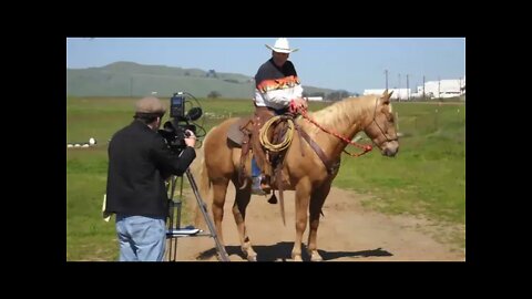 In SHTF Situation You Might Have To Ride A Horse - How To Stay Balance & Not Bounce In Saddle