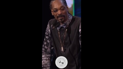 Snoop Dogg asks “have you ever sucked black d*ck” 🤣