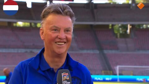 Louis van Gaal: 'Memphis mag mening hebben, maar is niet aangesteld om die keuzes te maken'.