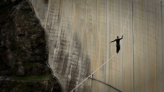 Daredevil Crosses 224 Metre Long High Line