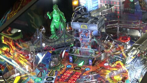 Combating The Xilians In GODZILLA by Stern Pinball (IAAPA 2021)