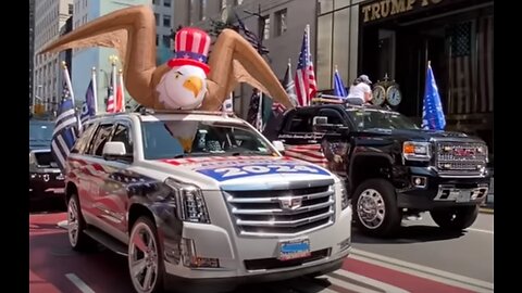 🚗 Trump Caravan's Surprise Stop in Manhattan: Streets Buzzing with Energy! 🌆