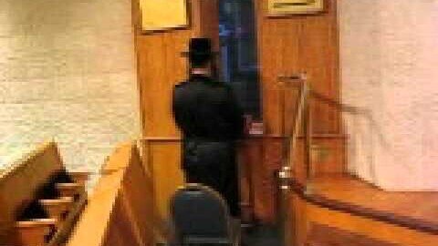 Biala Rebbe praying