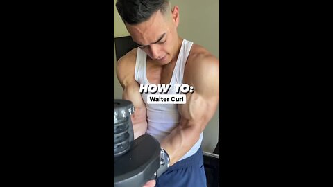 SQUEEZE! Focus on the BICEPS PEAK with this workout! #shorts #short #biceps