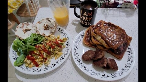 French toast, sausage, scrambled eggs, veggies & bagel w/ cream cheese 😋