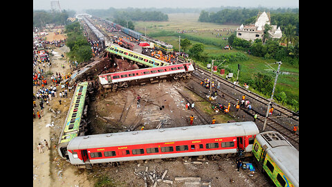 Trains Crush Cars on Railroad 🚆