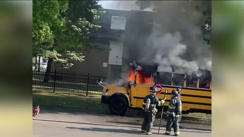 Pregnant mother saves students from burning school bus