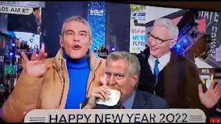 Andy Cohen Drunkenly Starts the Year by Roasting Bill de Blasio