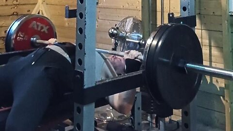 4x5 100 Kgs Paused Bench Press Back-offs. Last Set.