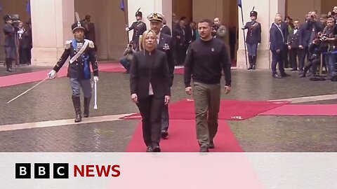 Ukraine's President Zelensky meets political leaders in Rome - BBC News