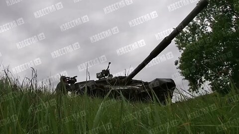 Republican T-64BV & BMP-2 During The Battle With Ukrainian Forces For The Settlement Of Zolote