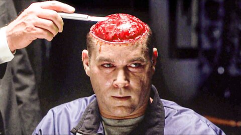 Cánnibal Cuts a Man's Head And Feeds him With His Own Brain