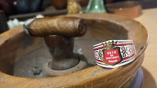Hoyo de Monterrey Coronations Petit Corona Cuban Cigar